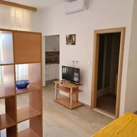 Guest house Jelsa 3*