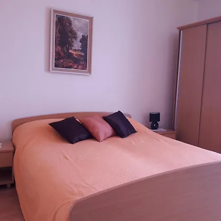 Jelsa Guest house 3*