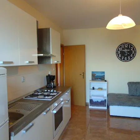 Guest house Jelsa 3*