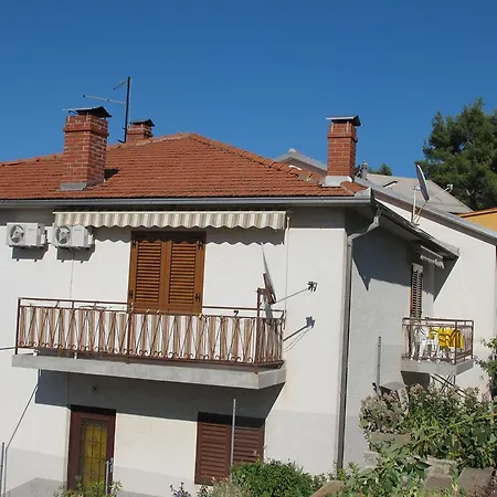 ゲストハウス Guest House Jelsa 3*