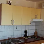 Guest House Jelsa 3*