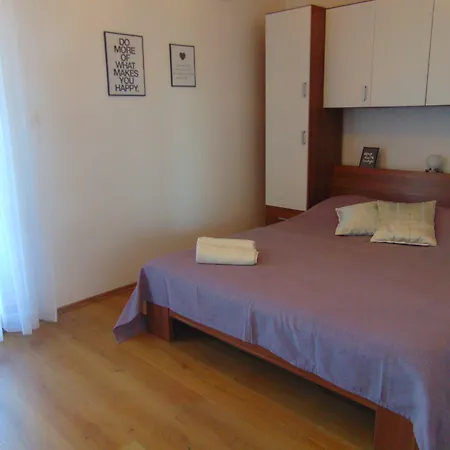 Guest House Jelsa