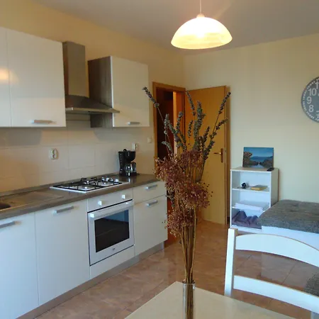 Konukevi Guest House Jelsa