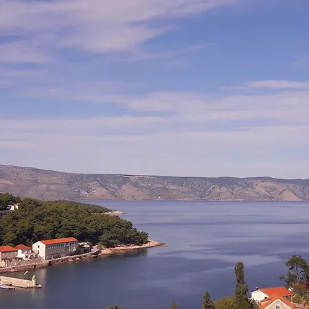 Guest House Jelsa 3*