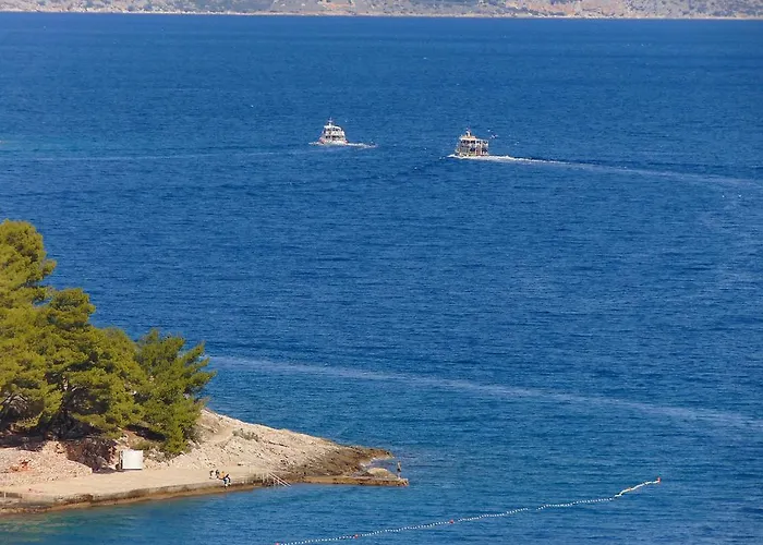 ゲストハウス Guest House Jelsa 3*