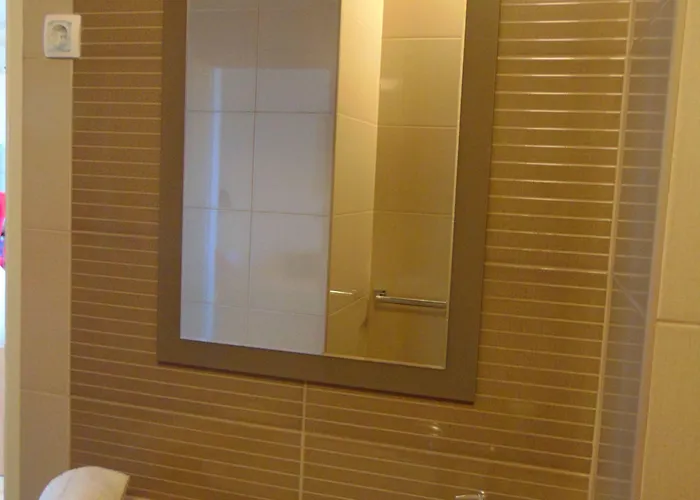 Guest House Jelsa 3* イェルサ