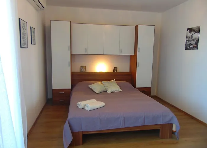 Guest House Jelsa イェルサ