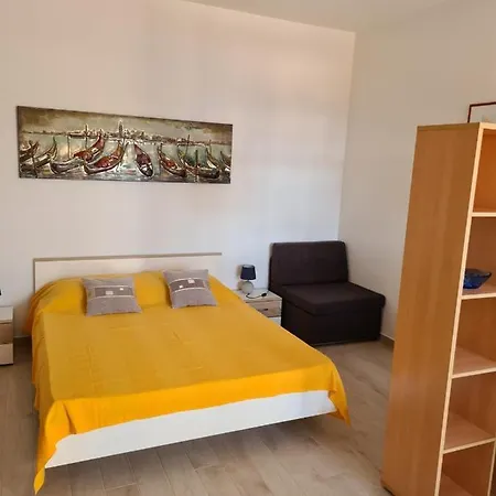 Guest House Jelsa 3*