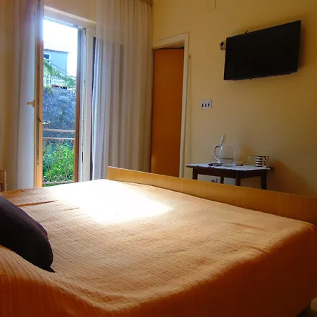 בית הארחה Guest House Jelsa ילסה